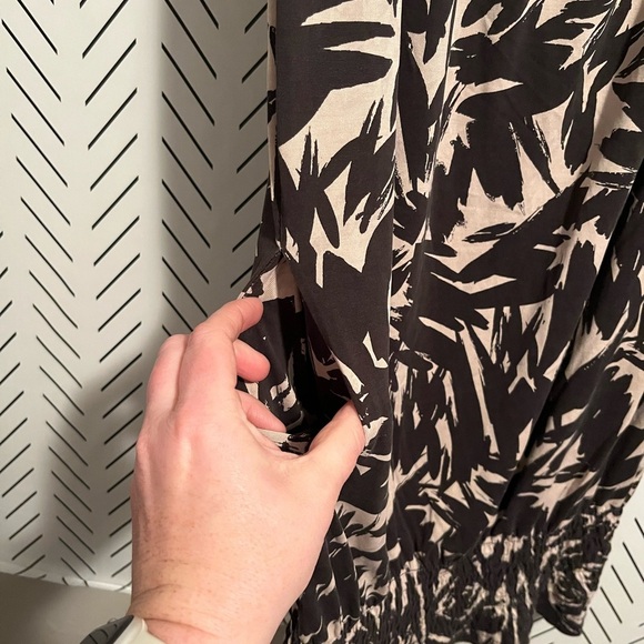 Diane Von Furstenberg Black and Cream Silk Dress - Picture 10 of 11